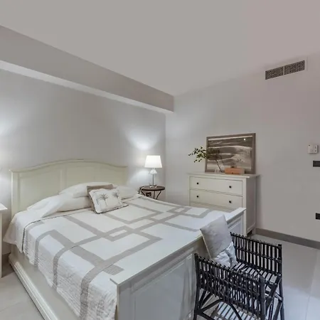 Soligia Helios Pefkali