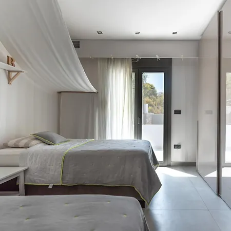 Soligia Helios Willa Pefkali